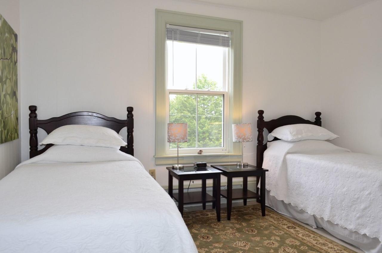 Still Point Lodge Deep Brook Bagian luar foto