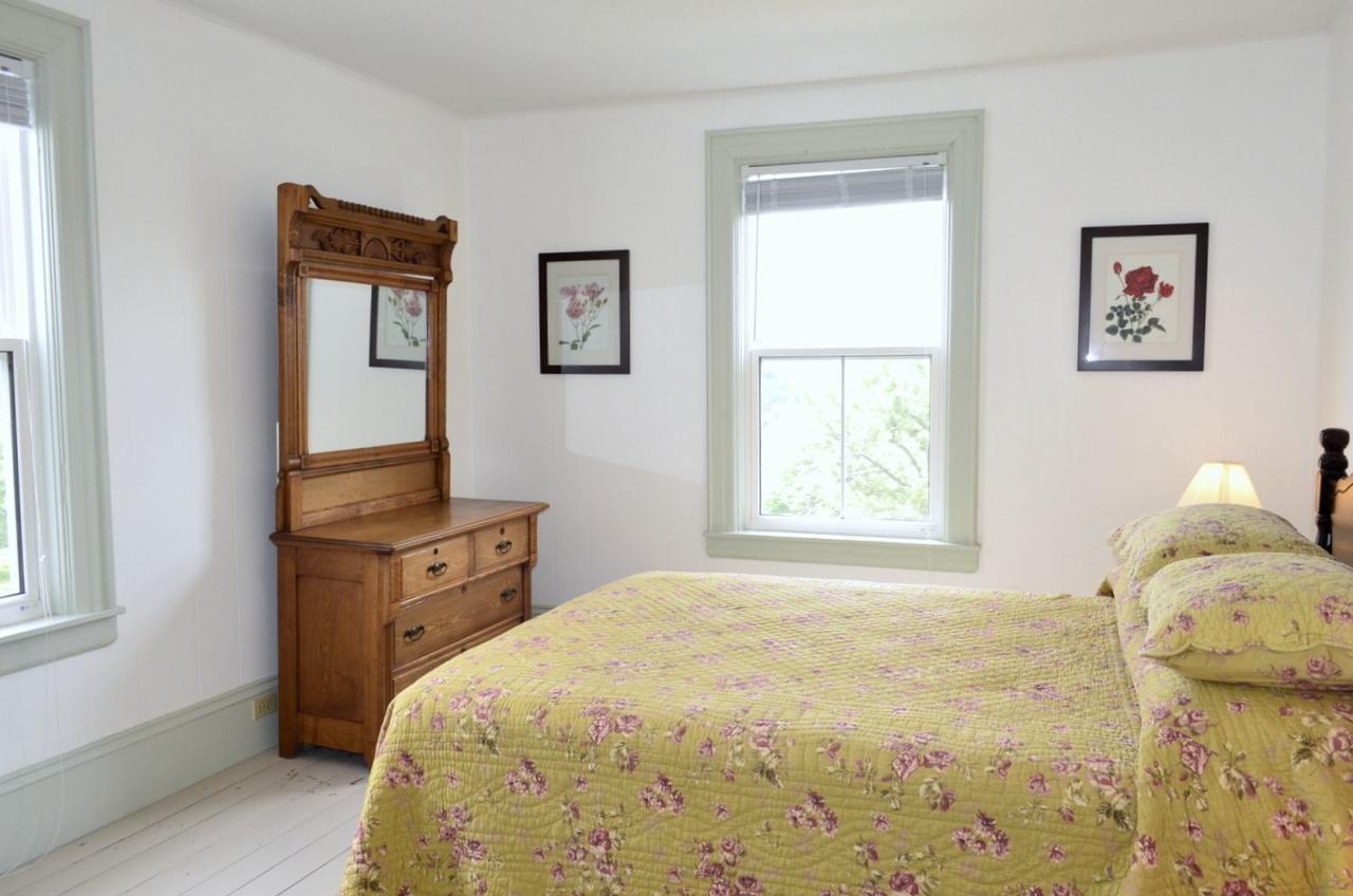 Still Point Lodge Deep Brook Bagian luar foto