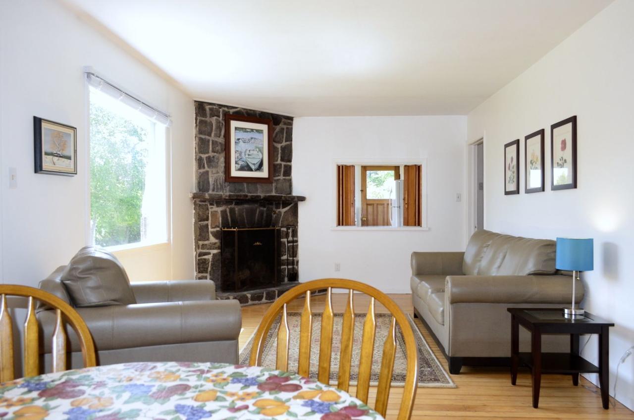 Still Point Lodge Deep Brook Bagian luar foto