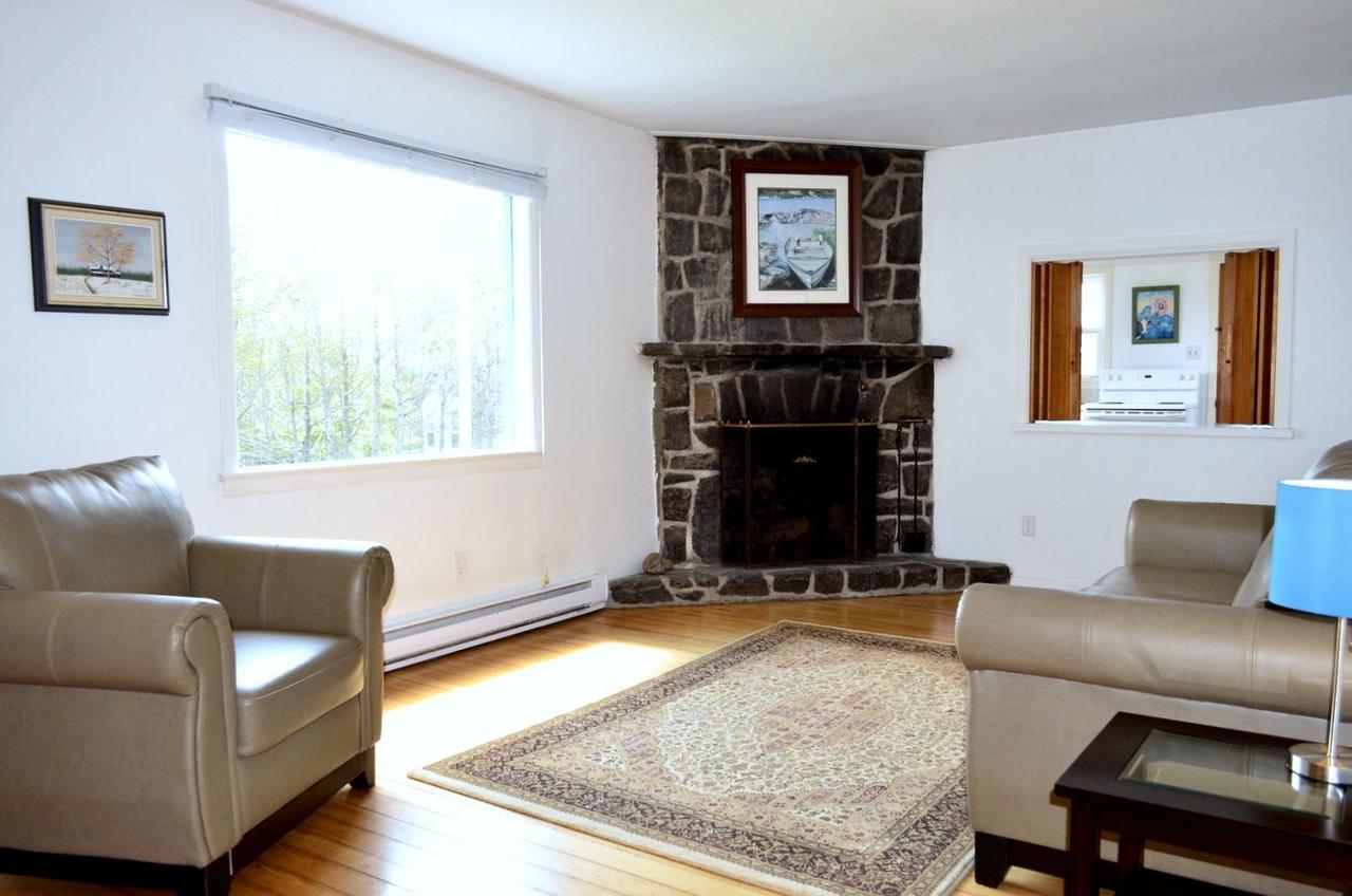 Still Point Lodge Deep Brook Bagian luar foto